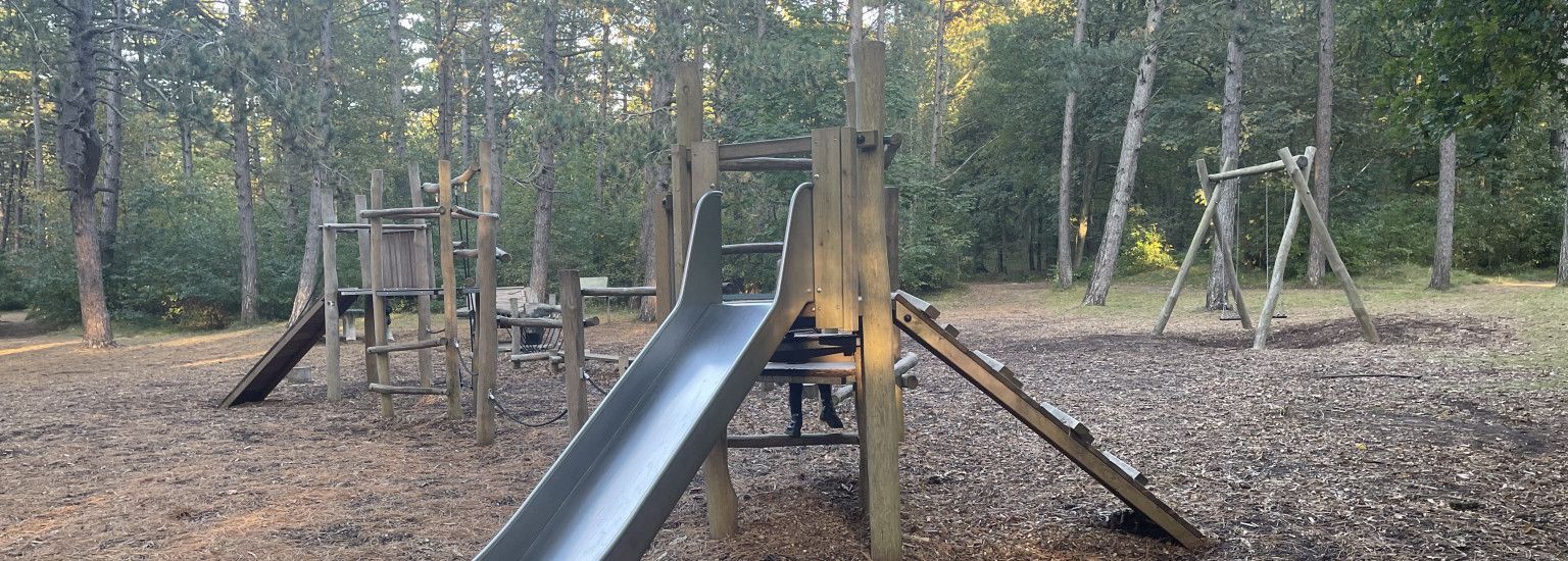 Spielen im Hollumer Wald - VVV Ameland