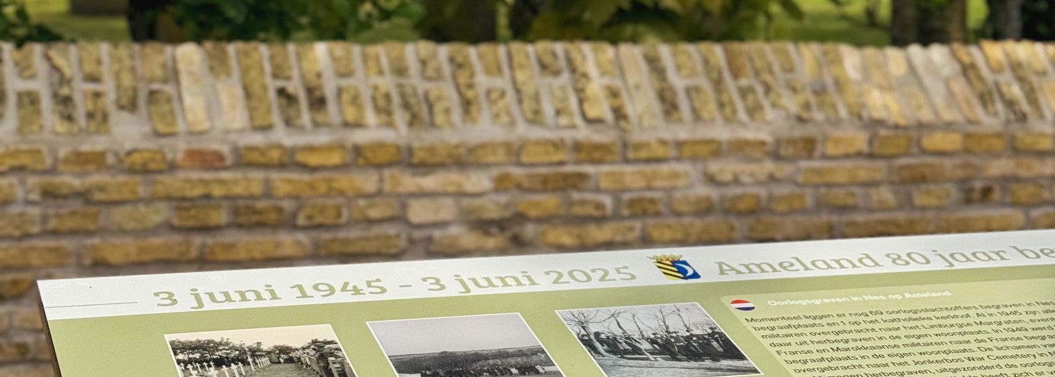 Fotos der Befreiung auf Tafeln - VVV Ameland