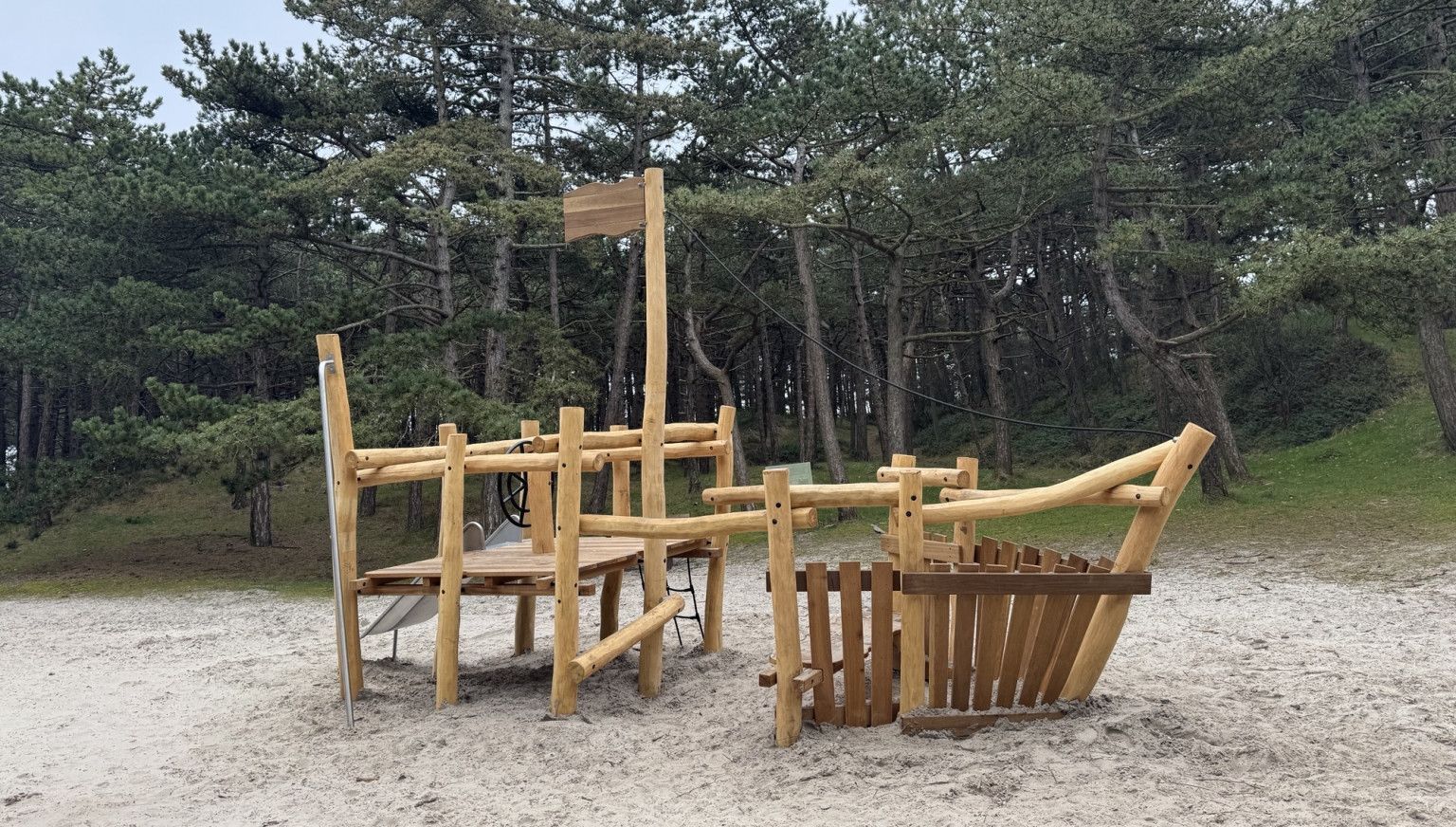 Spielen im Hollumer Wald - VVV Ameland