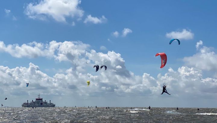 Kitesurfschool KiteMobile - VVV Ameland