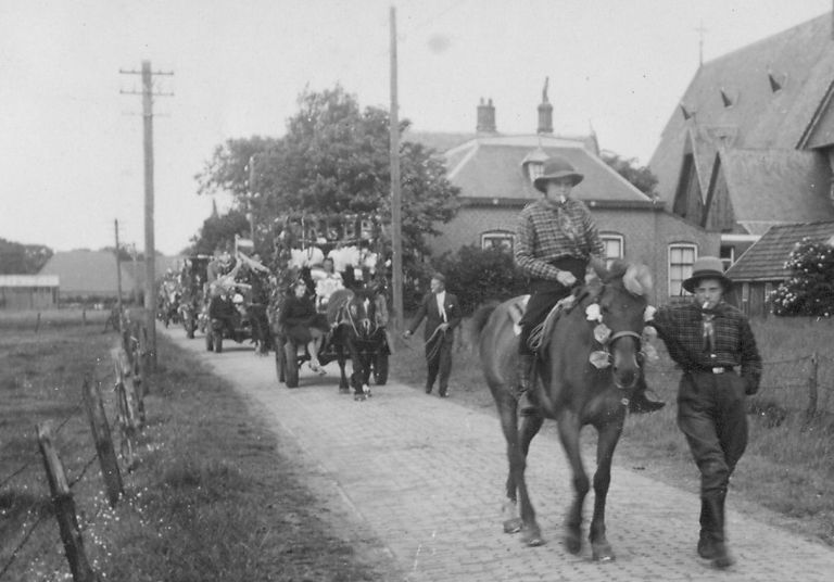 Fotos der Befreiung auf Tafeln - VVV Ameland