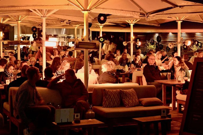 Van Heeckeren Grandcafé - VVV Ameland
